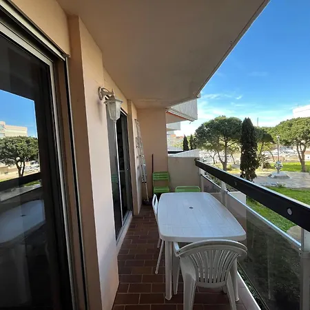 A Deux Pas De La T2 Appartement *
